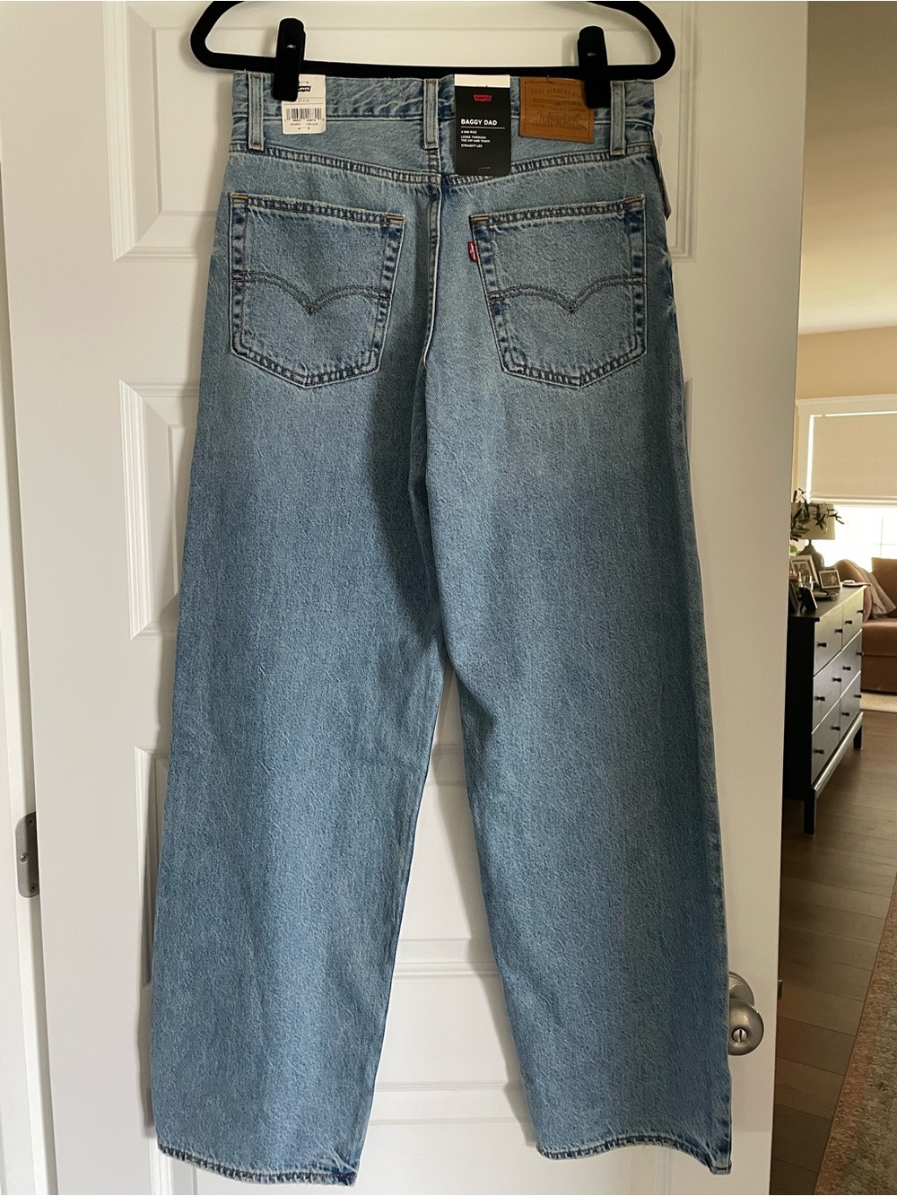 Levi’s Baggy Dad Jean, Straight Leg, Mid Rise, 27x32 - Picture 4 of 8